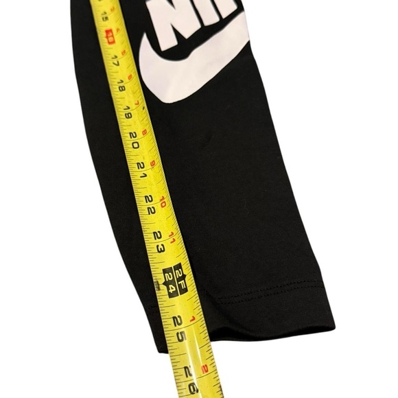 Nike Black and White Leggings with Iconic Swoosh - Picture 5 of 6
